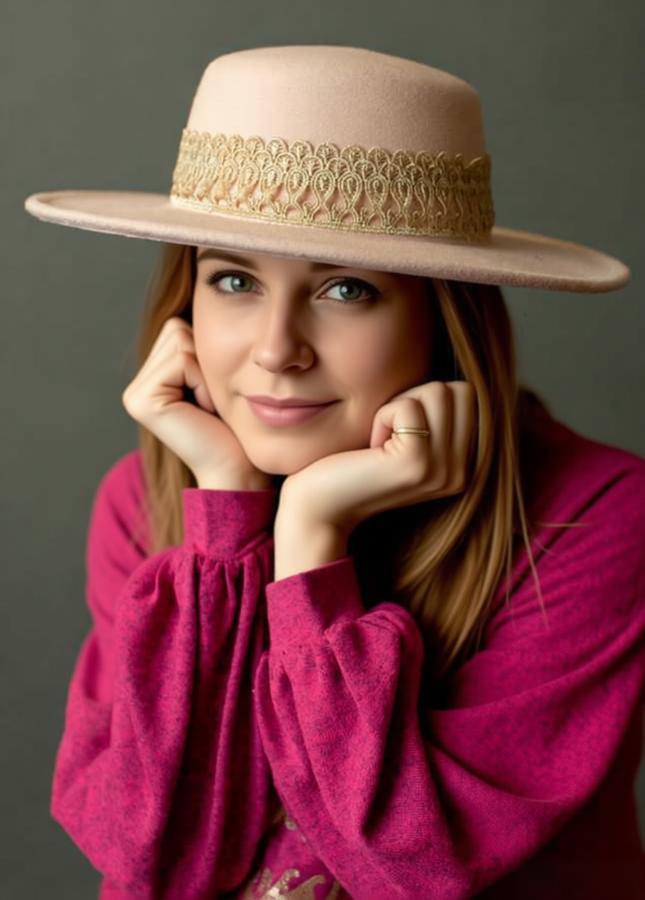 Hallie Hat in Shell